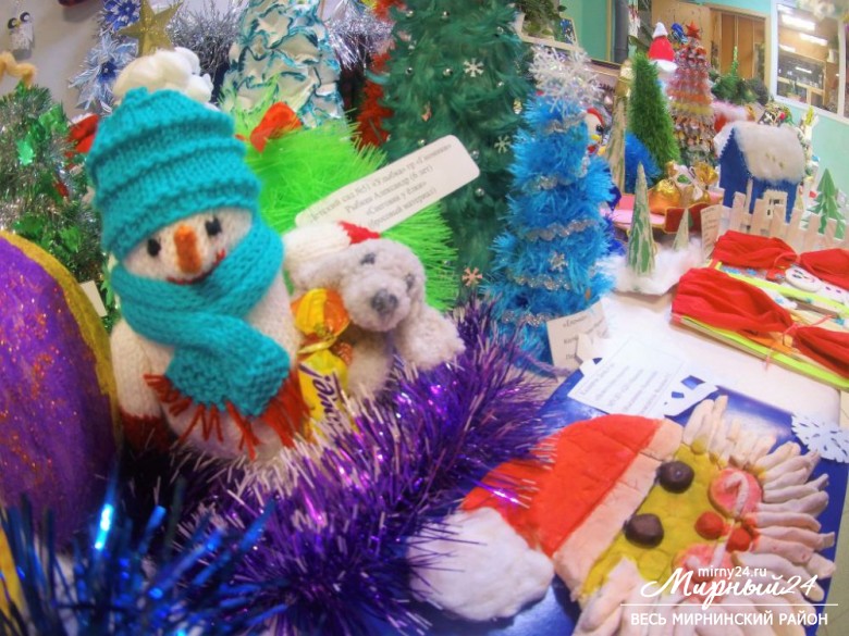 В Айхале завершился конкурс-выставка новогодних игрушек фото 2