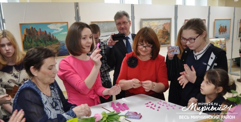 «Венок весны» – в подарок женщинам фото 2