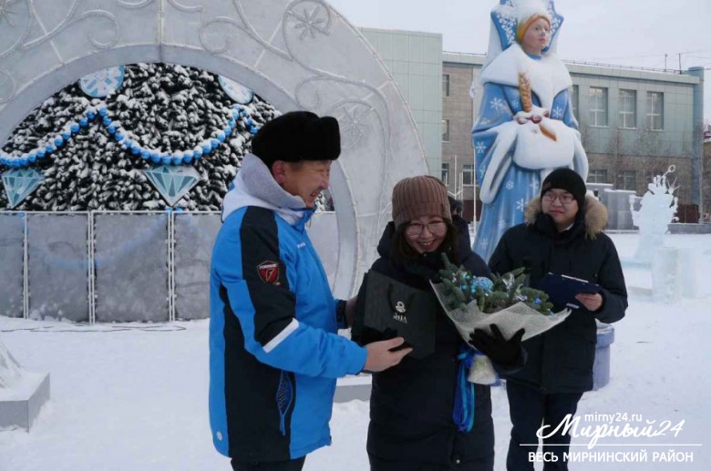 Открытый городской конкурс ледовых скульптур В Мирном фото 5