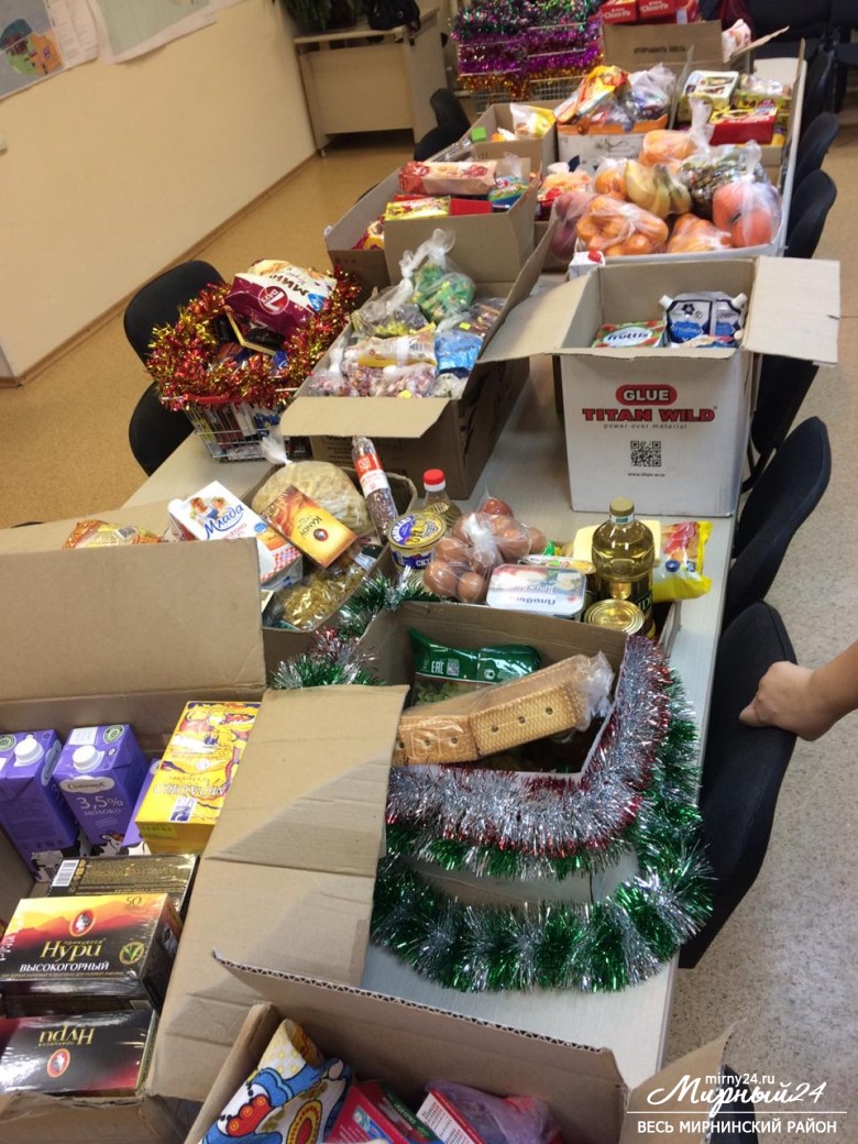 Благотворительная акция "Поделись новым годом» в п. Чернышевский фото 4