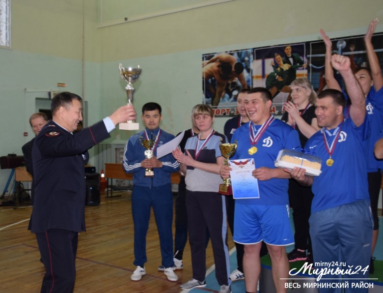 В Мирнинском районе состоялись спортивные соревнования, приуроченные ко Дню сотрудника ОВД РФ фото 2